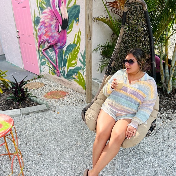 Meet your Posher! 🌸MAKE AN OFFER!🌸 - Picture 2 of 2